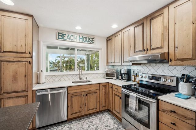 69 GULFWINDS DRIVE, Palm Harbor, FL 34683