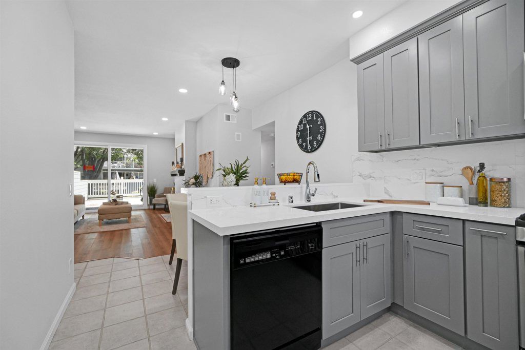 Image 11 of property listing at 3530 3530 Oakwood Terrace #102, Fremont, CA 94536