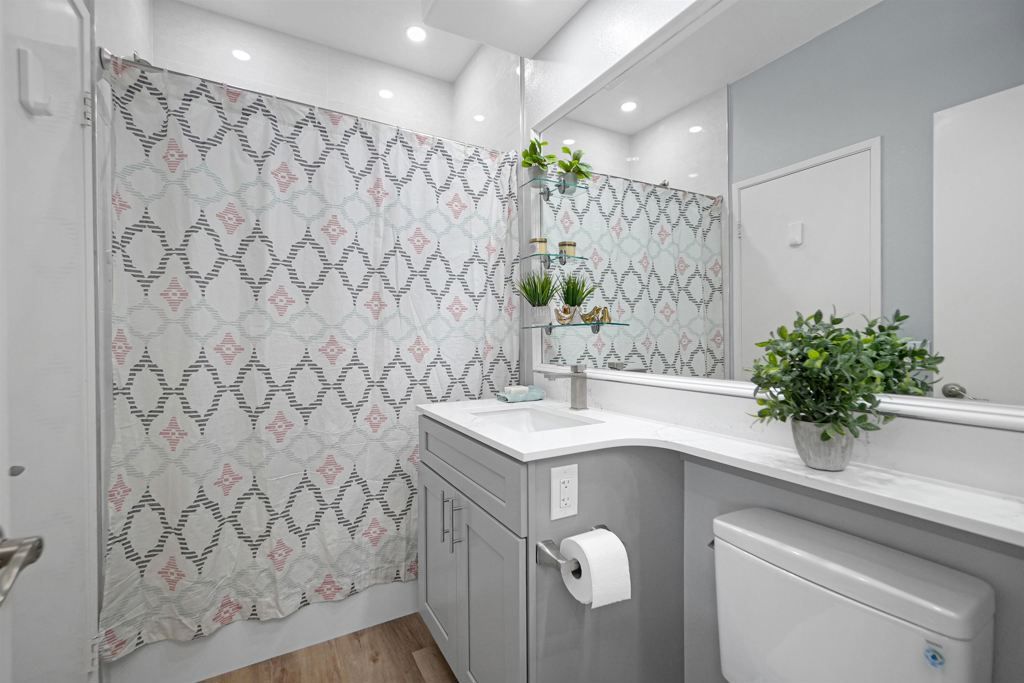 Image 12 of property listing at 3530 3530 Oakwood Terrace #102, Fremont, CA 94536