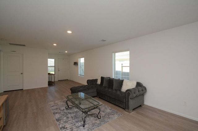 379 Jewett Meadow Drive, Magnolia, TX 77354