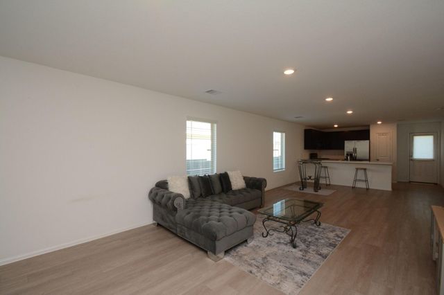 379 Jewett Meadow Drive, Magnolia, TX 77354