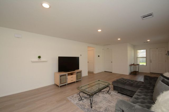 379 Jewett Meadow Drive, Magnolia, TX 77354