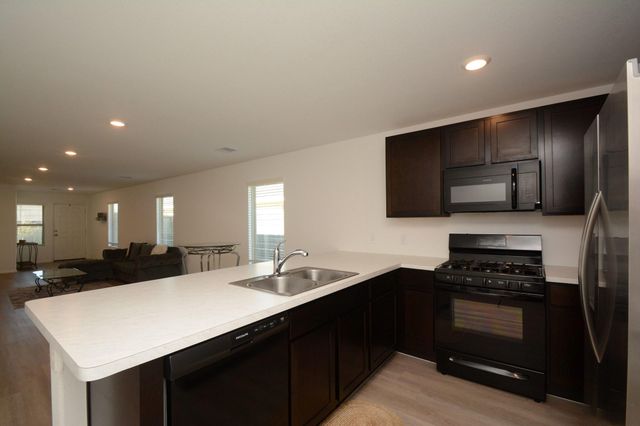 379 Jewett Meadow Drive, Magnolia, TX 77354