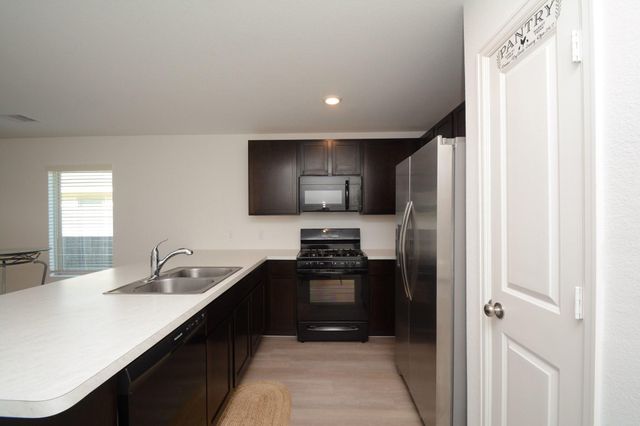 379 Jewett Meadow Drive, Magnolia, TX 77354