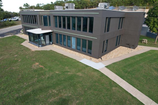 101 State Drive Suite E, Hollister, MO 65672