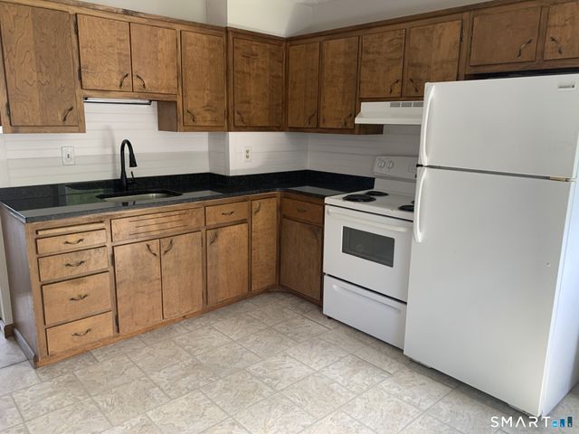 389 King Street, Bristol, CT 06010