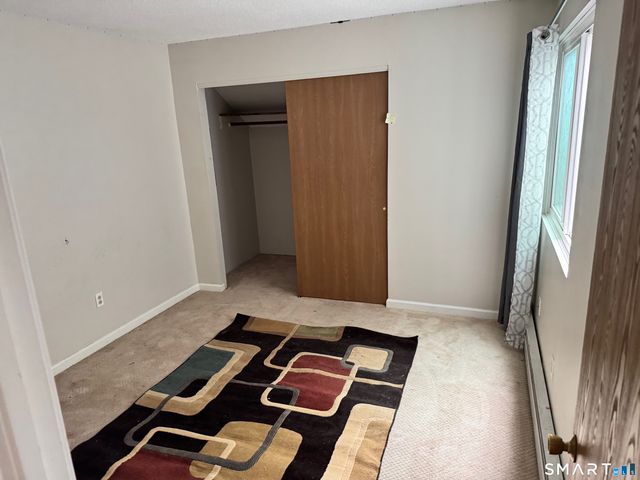 806 Hartford Road E, Manchester, CT 06040