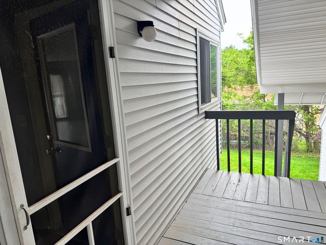 806 Hartford Road E, Manchester, CT 06040