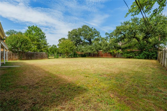 212 Belmont Street, Hurst, TX 76053