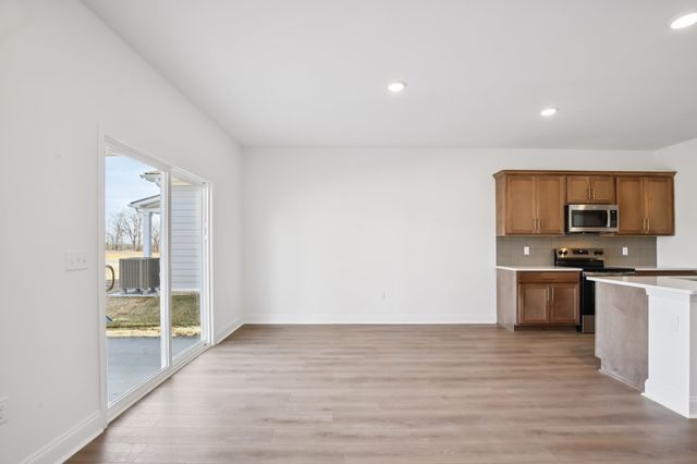 131 Dahlia Dr, La Vergne, TN 37086