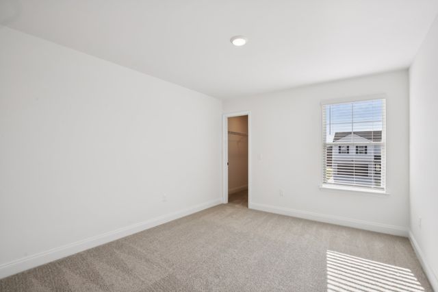 131 Dahlia Dr, La Vergne, TN 37086