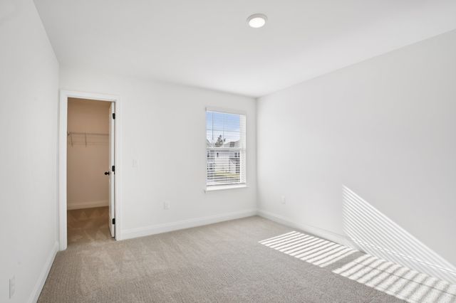 131 Dahlia Dr, La Vergne, TN 37086