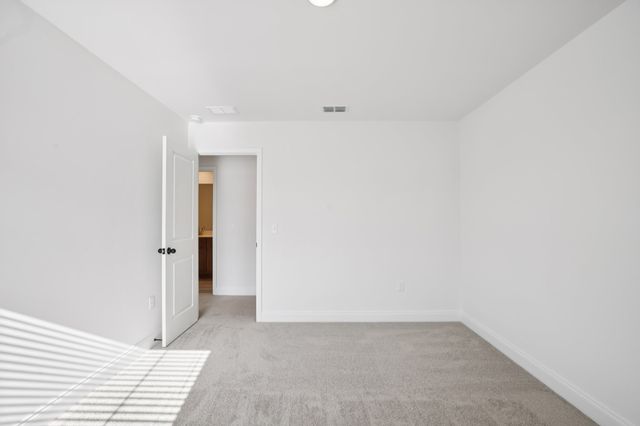 131 Dahlia Dr, La Vergne, TN 37086