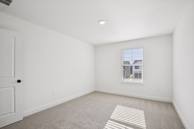 131 Dahlia Dr, La Vergne, TN 37086