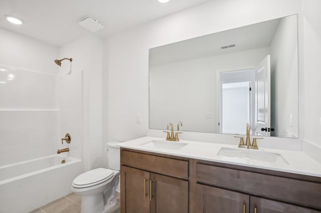 131 Dahlia Dr, La Vergne, TN 37086