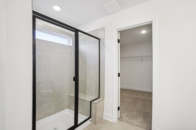 131 Dahlia Dr, La Vergne, TN 37086