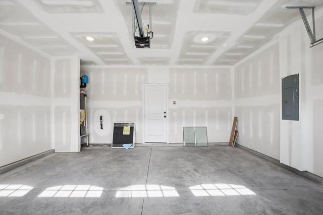 131 Dahlia Dr, La Vergne, TN 37086