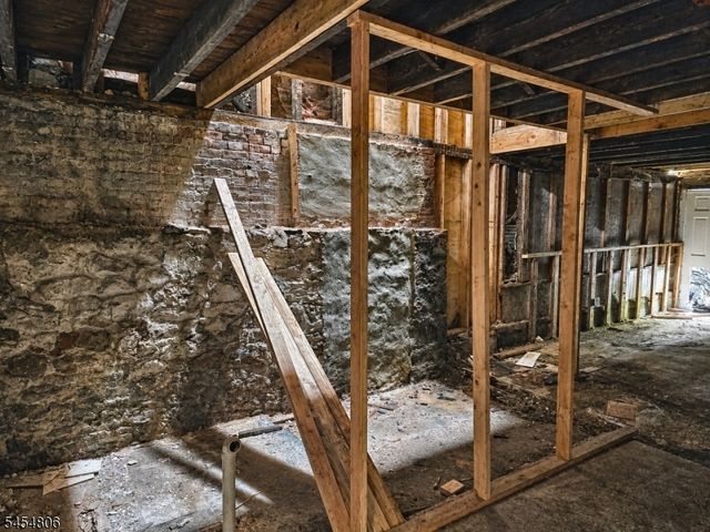 92 Garside St, Newark City, NJ 07104