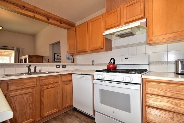 1558 Calle Angelina, Santa Fe, NM 87507