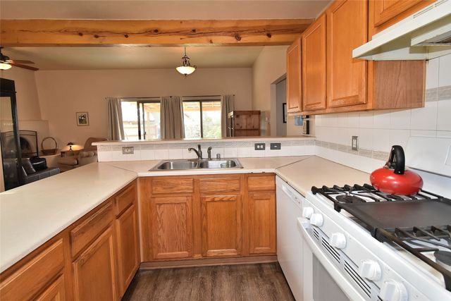 1558 Calle Angelina, Santa Fe, NM 87507