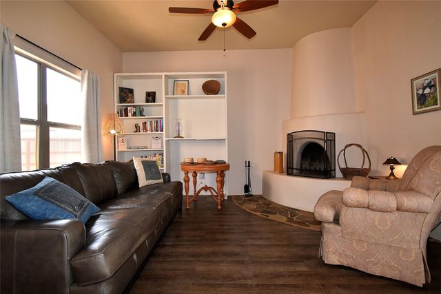 1558 Calle Angelina, Santa Fe, NM 87507