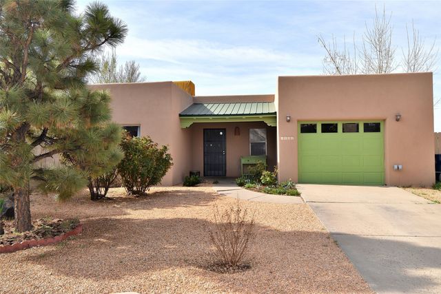1558 Calle Angelina, Santa Fe, NM 87507