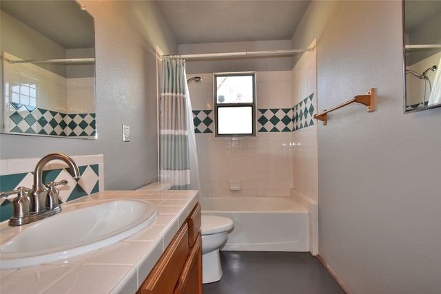 1558 Calle Angelina, Santa Fe, NM 87507