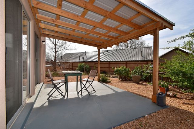 1558 Calle Angelina, Santa Fe, NM 87507