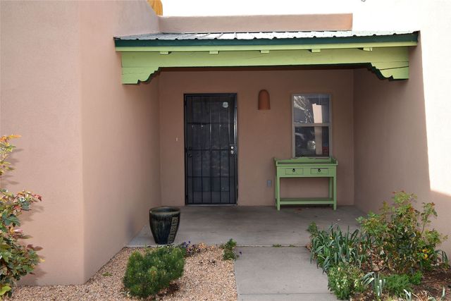 1558 Calle Angelina, Santa Fe, NM 87507