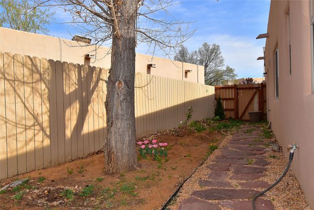 1558 Calle Angelina, Santa Fe, NM 87507