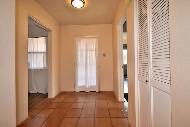 1558 Calle Angelina, Santa Fe, NM 87507