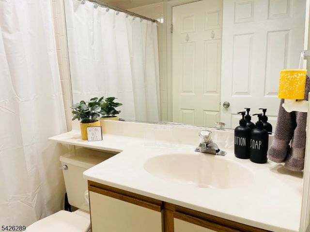 322 Stratford Pl 322, Bridgewater Twp., NJ 08805