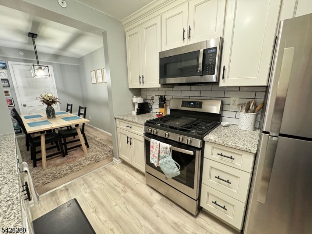 322 Stratford Pl 322, Bridgewater Twp., NJ 08805