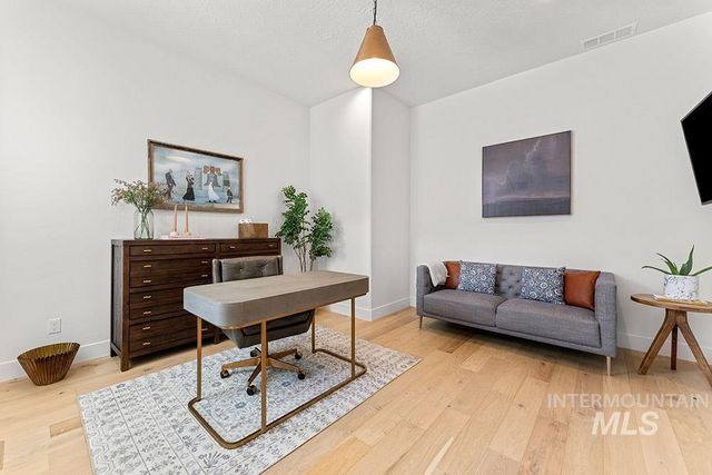 5788 E Marmount, Boise, ID 83716