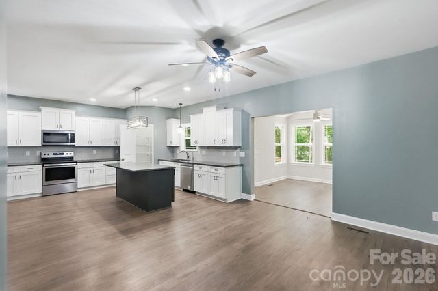 3675 W Bay Drive, Sherrills Ford, NC 28673