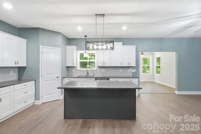 3675 W Bay Drive, Sherrills Ford, NC 28673