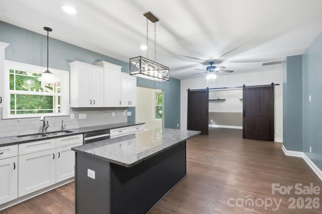 3675 W Bay Drive, Sherrills Ford, NC 28673