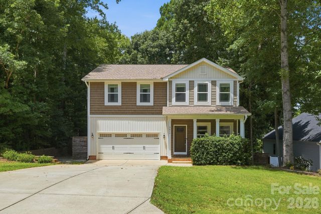 3675 W Bay Drive, Sherrills Ford, NC 28673