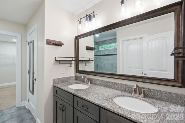 3675 W Bay Drive, Sherrills Ford, NC 28673
