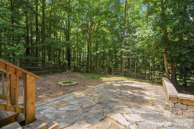 3675 W Bay Drive, Sherrills Ford, NC 28673
