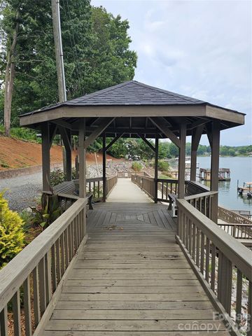 3675 W Bay Drive, Sherrills Ford, NC 28673