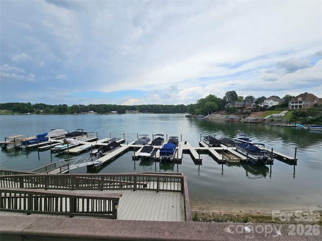 3675 W Bay Drive, Sherrills Ford, NC 28673
