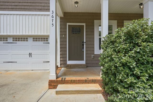 3675 W Bay Drive, Sherrills Ford, NC 28673