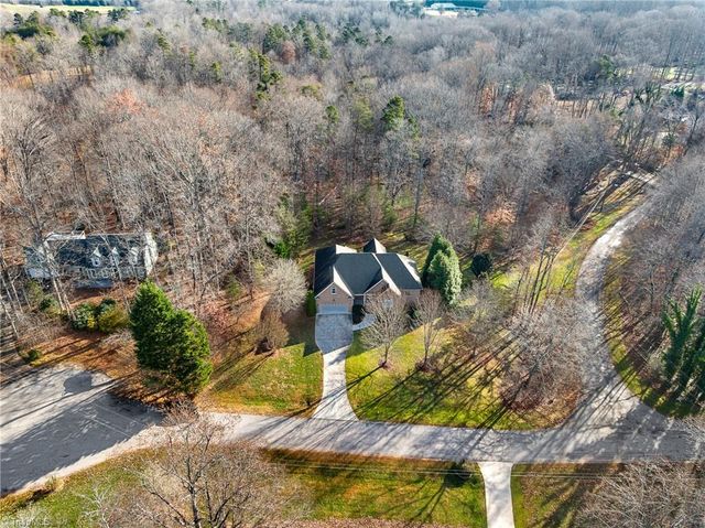 5400 Brittainywood Road, Kernersville, NC 27284