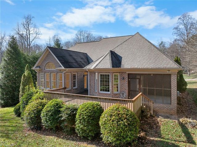 5400 Brittainywood Road, Kernersville, NC 27284