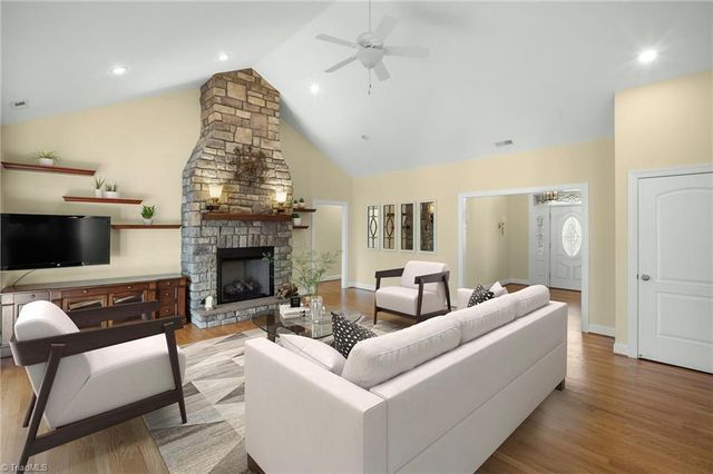 5400 Brittainywood Road, Kernersville, NC 27284