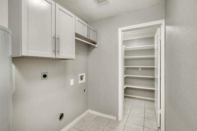 2801 Adelen LN, Round Rock, TX 78664