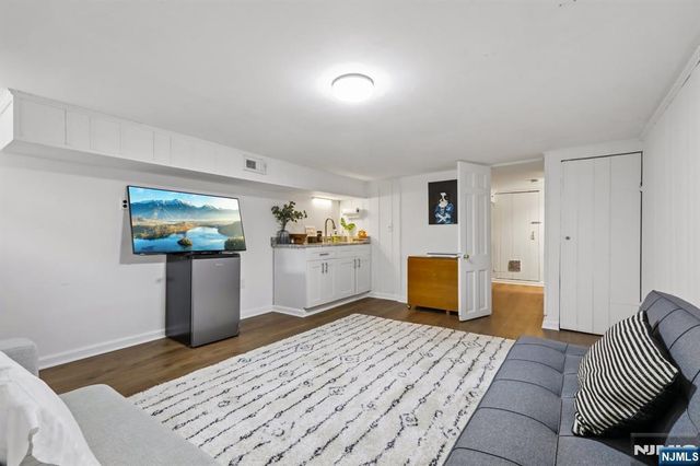 63 Garrison Street, Newark, NJ 07105