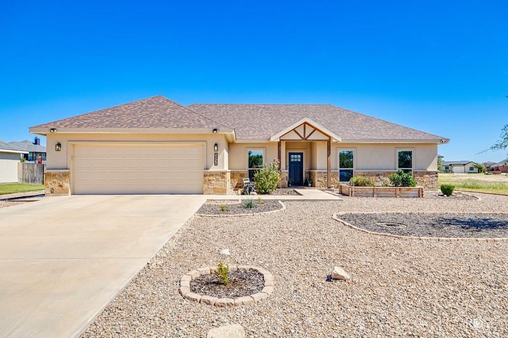 Image 1 of property listing at 1938 Beaty Road, San Angelo, TX 76904