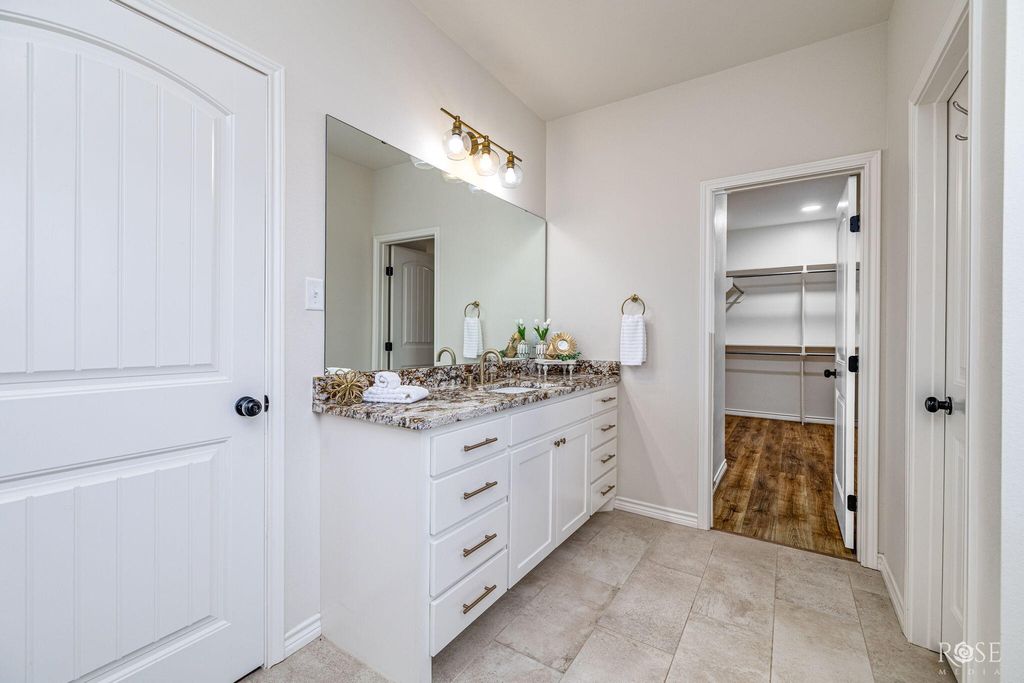 Image 19 of property listing at 1938 Beaty Road, San Angelo, TX 76904